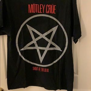 Mötley Crüe T- Shirt. Size L